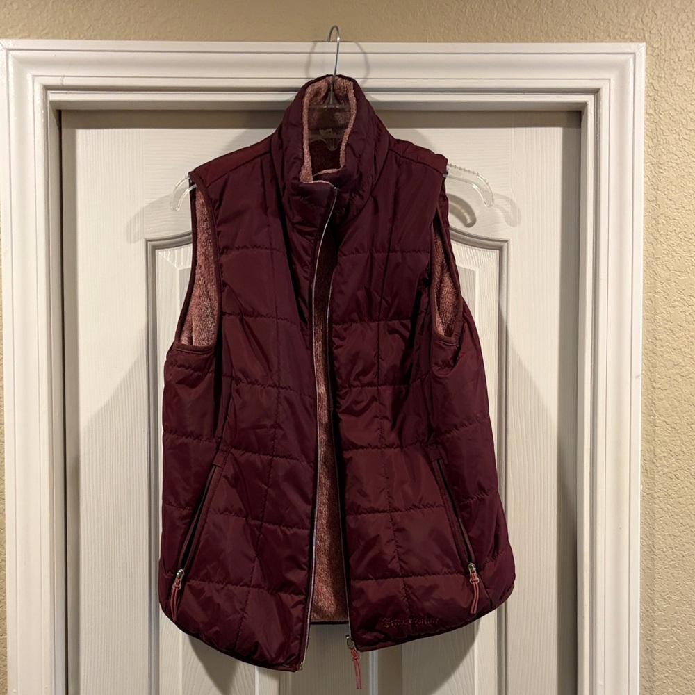 Free Country Women's Reversible Quilted Puffer Vest - Burgundy size M like new - Picture 3 of 7